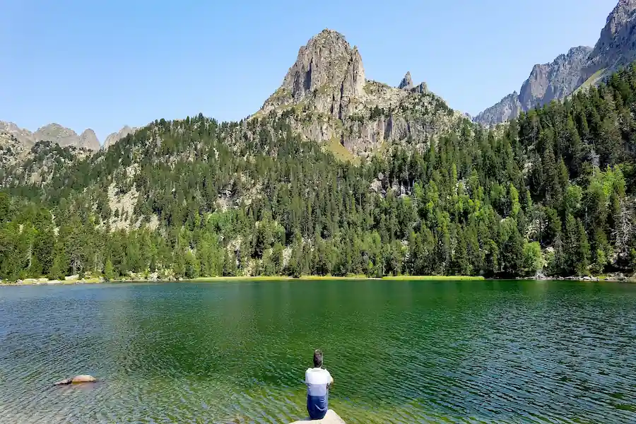Caminando al lado del Estany de la Ratera