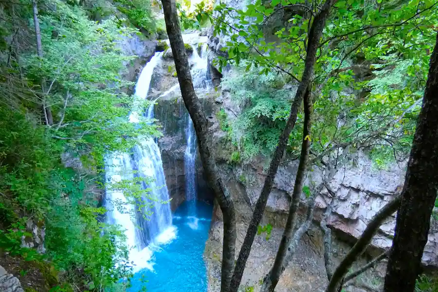Cascada de la Cueva