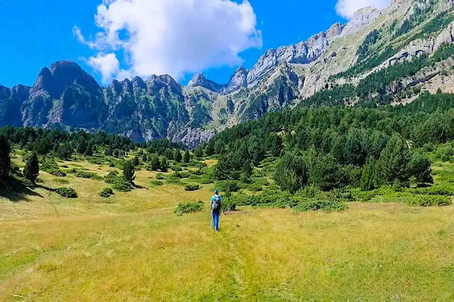 Vistas del paisaje montañoso donde se ubica el Arco de Piedra