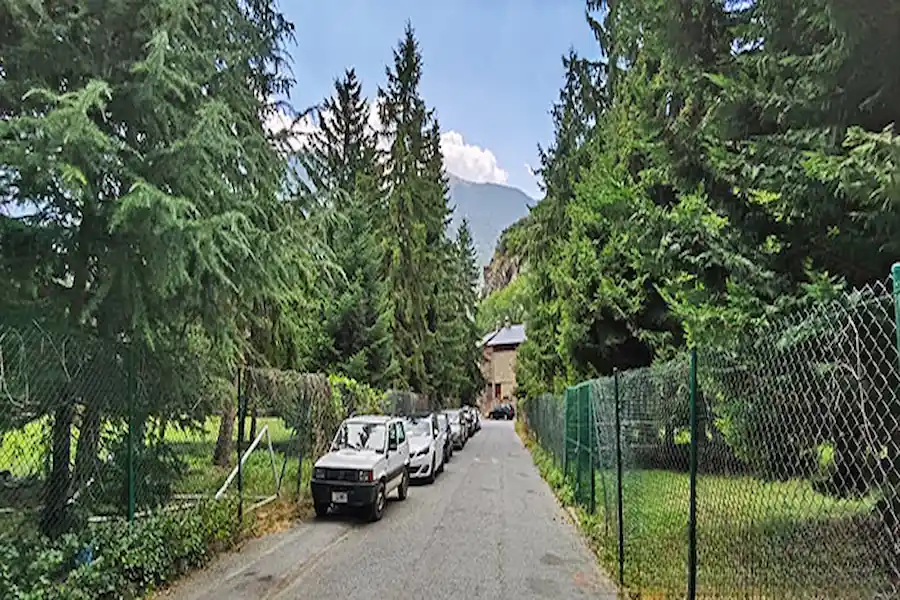 Aparcamiento y punto de inicio del Camí del Rec del Solà
