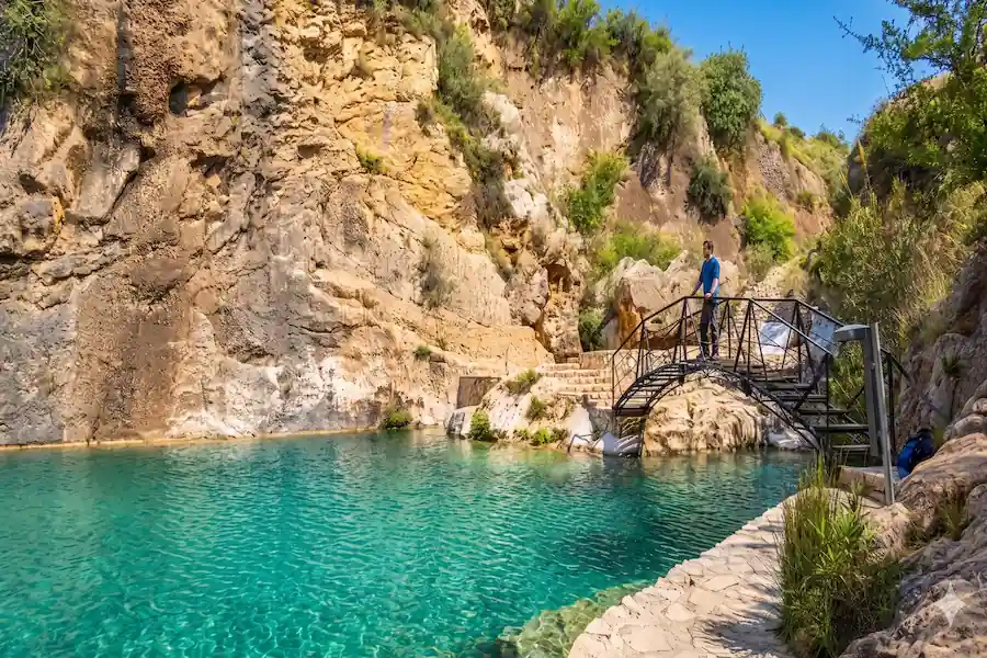 Aguas cristalinas en el Gorg de la Cadena