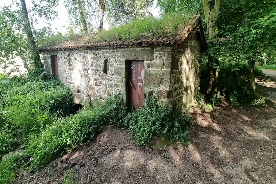 Molino restaurado en la Ruta da Pedra e da Auga