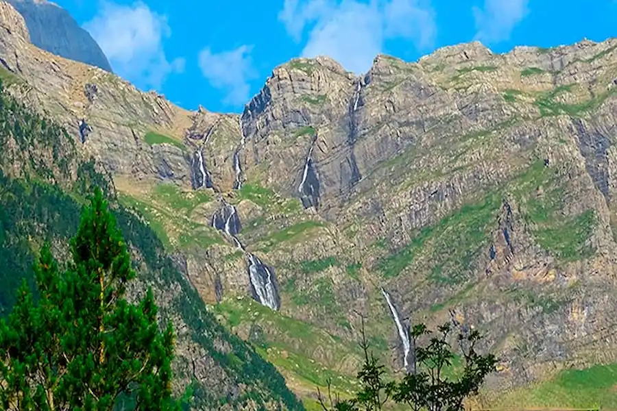 Vista panorámica de la Cascada del Cinca