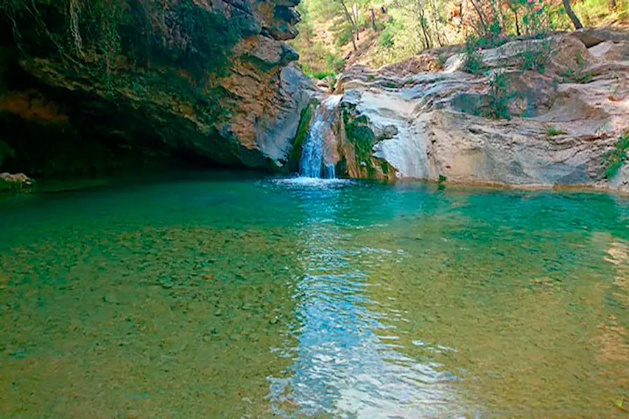 Toll del Salt Espectacular cascada del Toll del Salt en Lucena del Cid