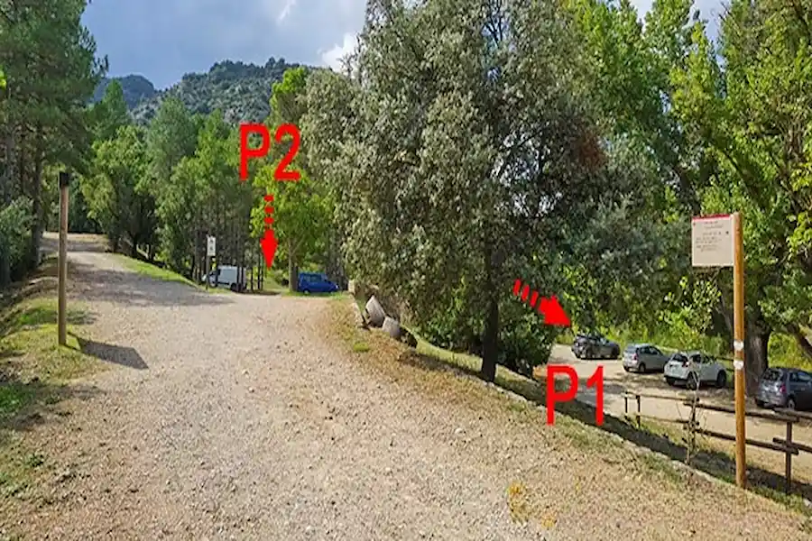 Zonas de aparcamiento 1 y 2 para iniciar la ruta al Toll Blau