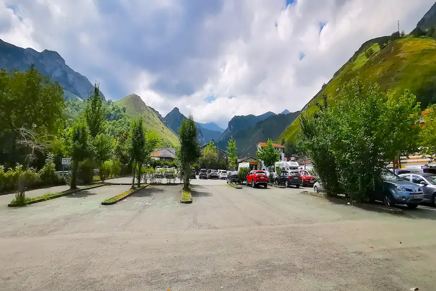 Aparcamiento e inicio de la ruta