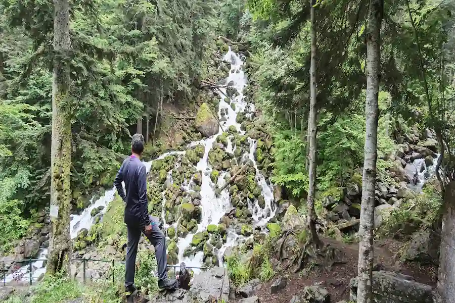 Espectacular nacimiento del agua en Uelhs deth Joèu
